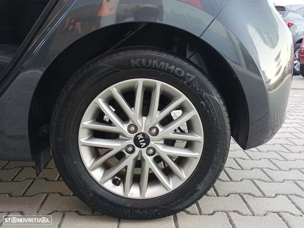 Kia Rio - 11