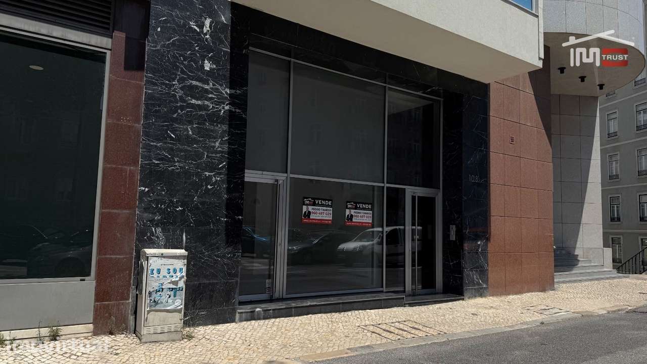 Loja Remodelada RC e Cave 232m2 - Av. Duque de Loulé / Lisboa - Grande imagem: 2/39
