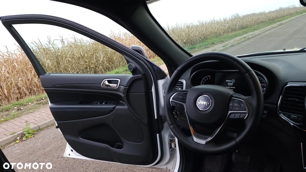Jeep Grand Cherokee - 15