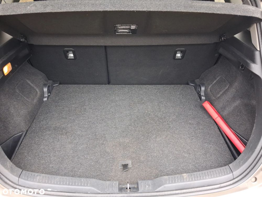 Toyota Auris 1.33 VVT-i Life Comfort - 21