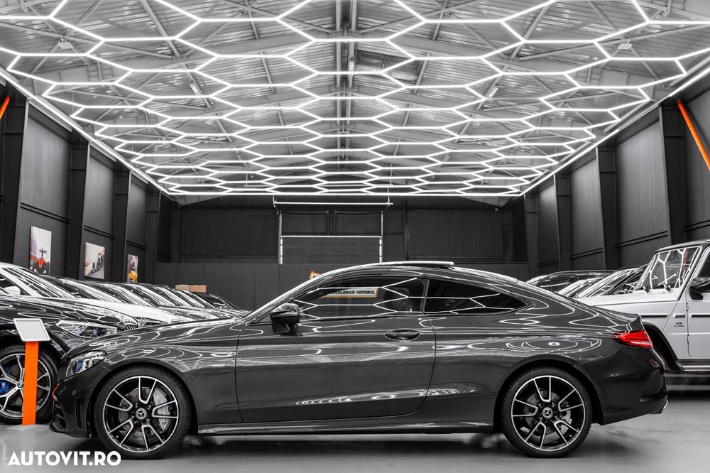 Mercedes-Benz C 300 4MATIC Aut. - 29