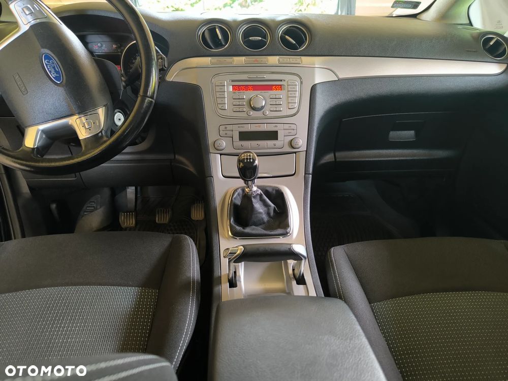 Ford Galaxy - 5