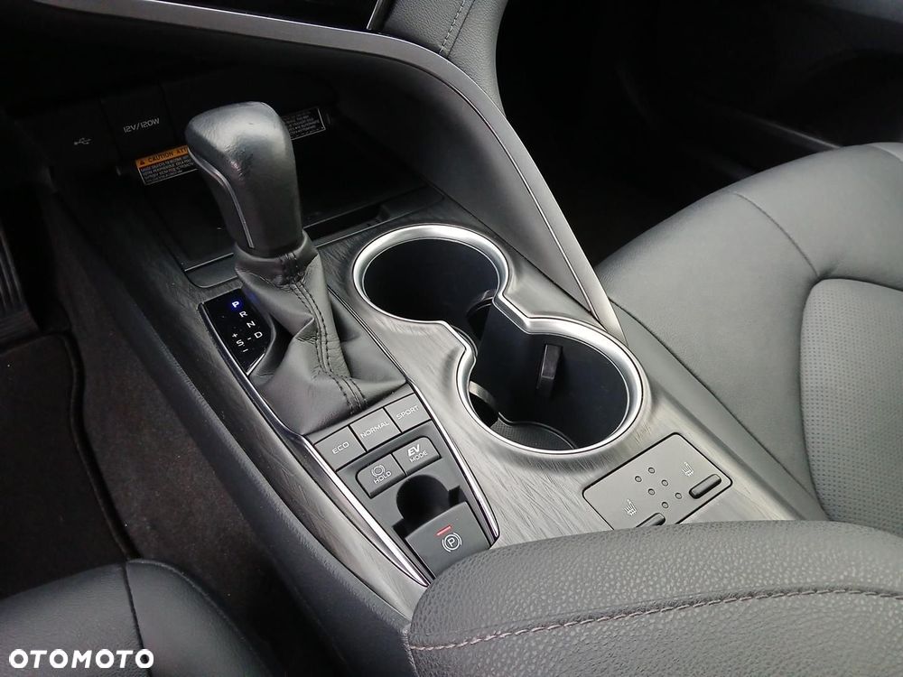 Toyota Camry 2.5 Hybrid Executive CVT - 30