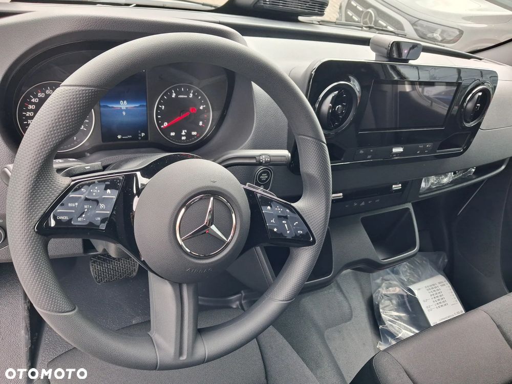 Mercedes-Benz Sprinter - 3