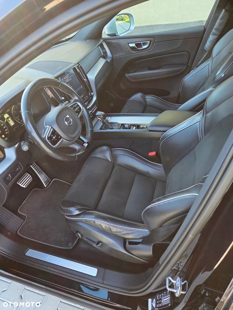 Volvo XC 60 D4 AWD R-Design - 38