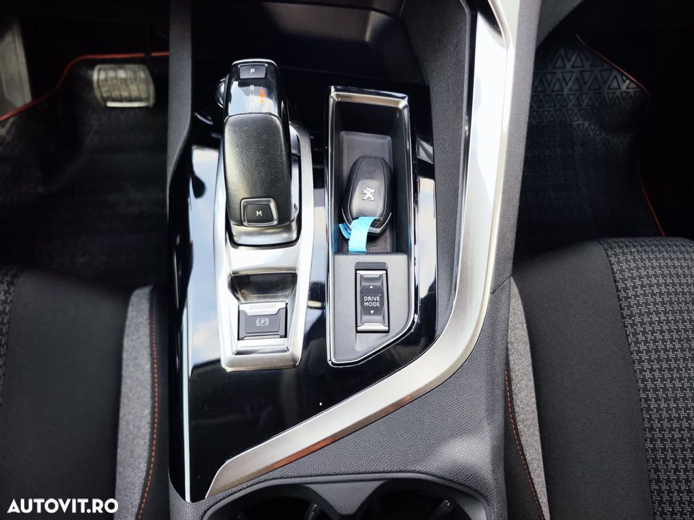 Peugeot 3008 1.2 PureTech 130 EAT8 Active Pack - 20