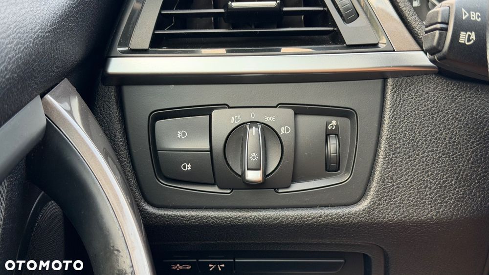 BMW Seria 3 318d Modern Line - 16