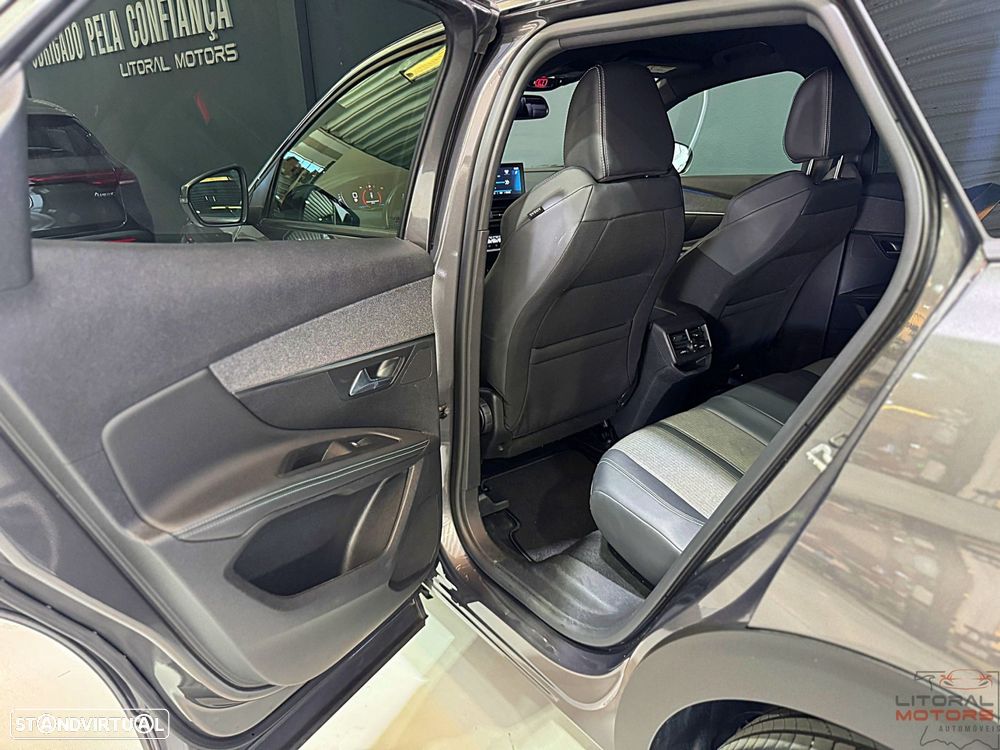 Peugeot 3008 1.2 PureTech Allure Pack EAT8 - 16