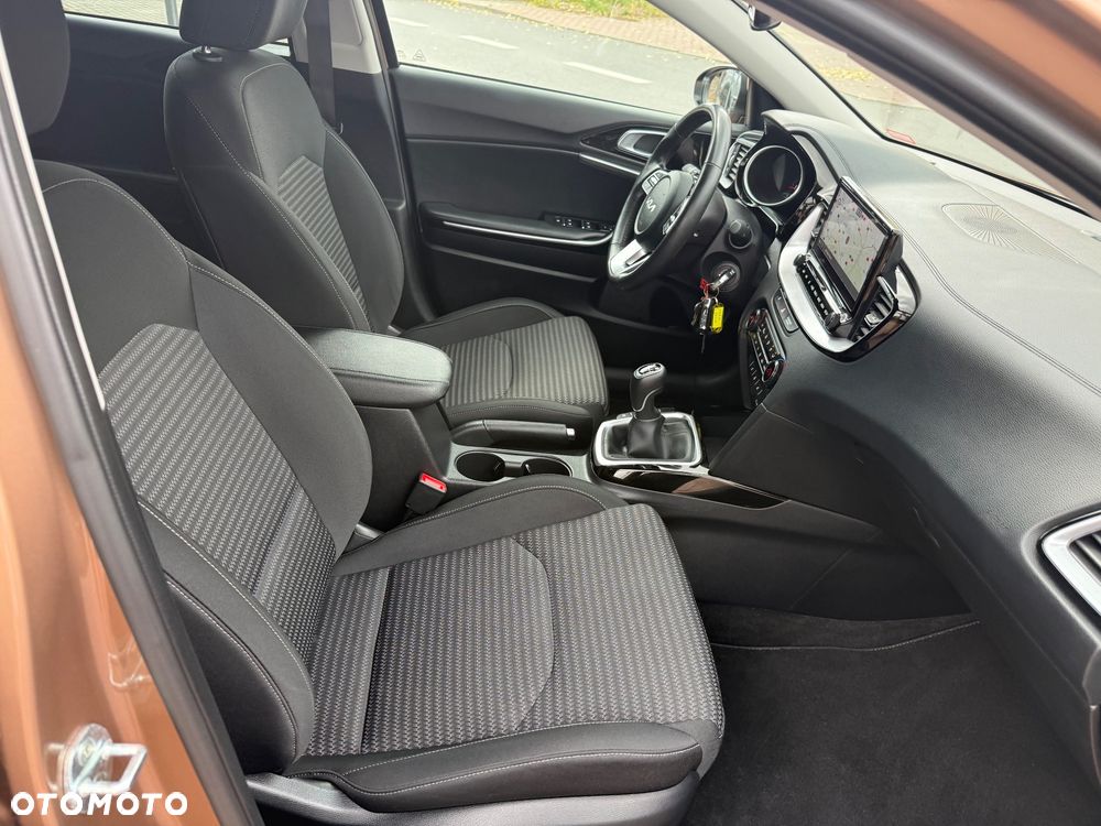 Kia Ceed 1.5 T-GDI Business Line Plus - 13