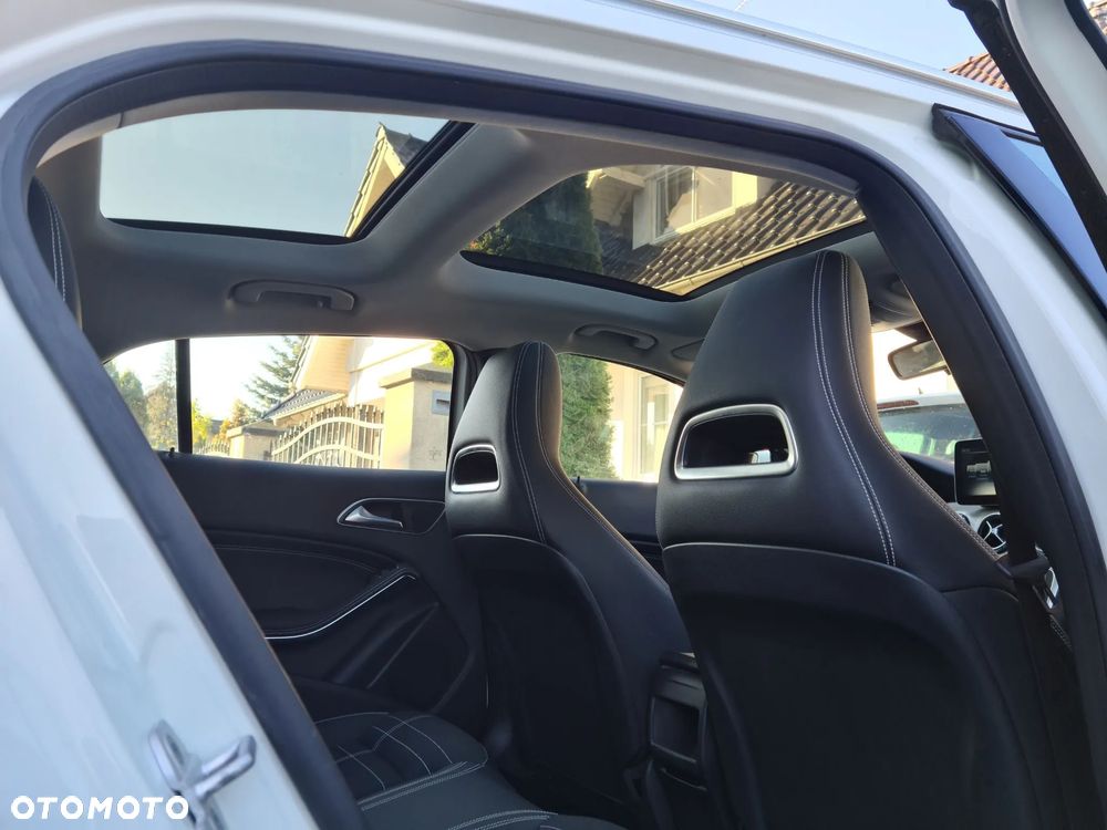 Mercedes-Benz GLA - 23