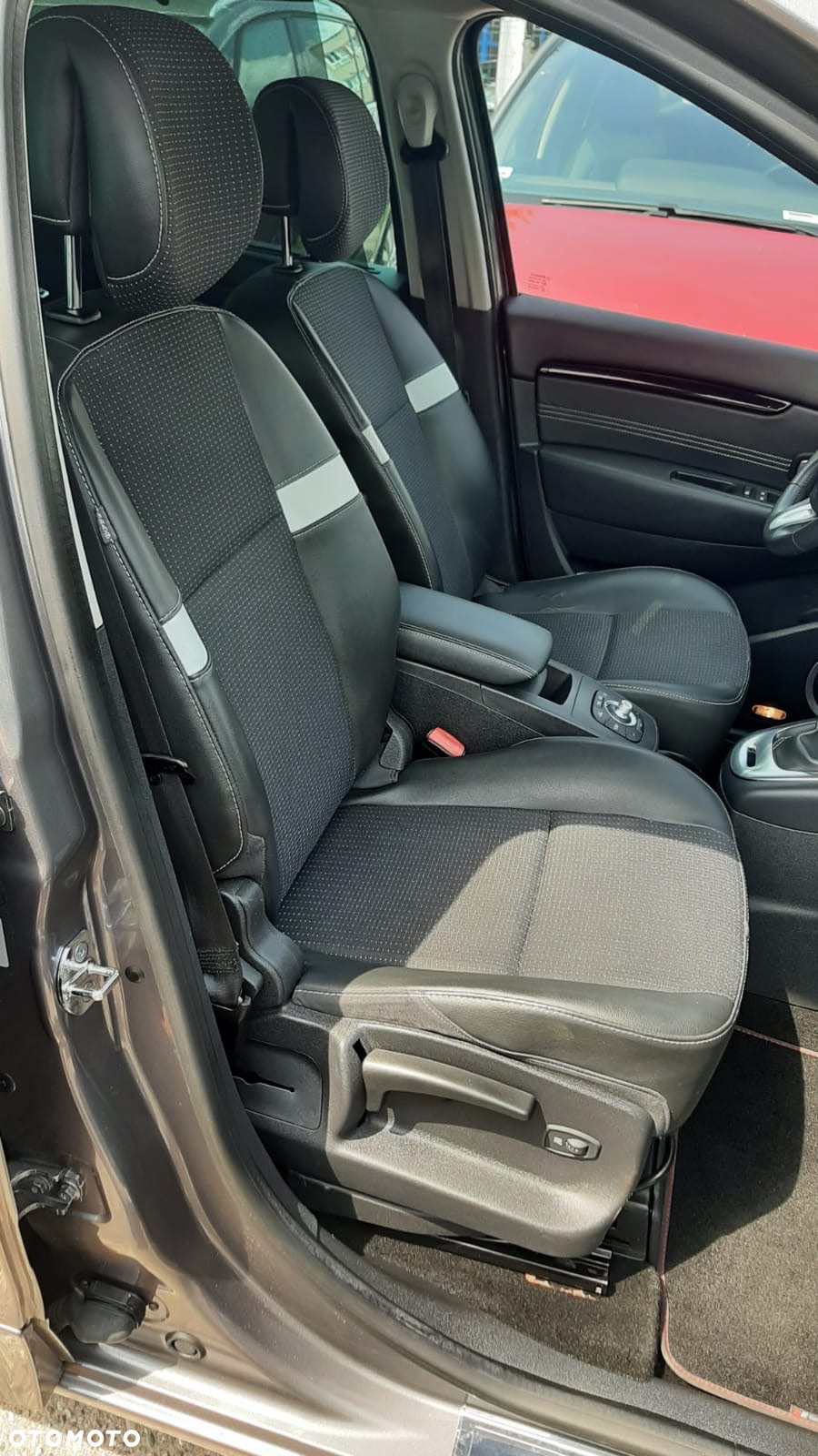 Renault Scenic dCi 110 FAP Dynamique - 17