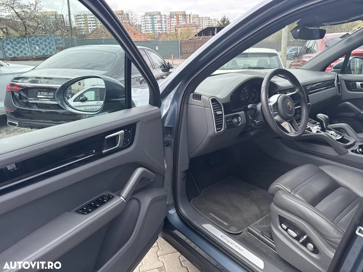 Porsche Cayenne Standard - 9