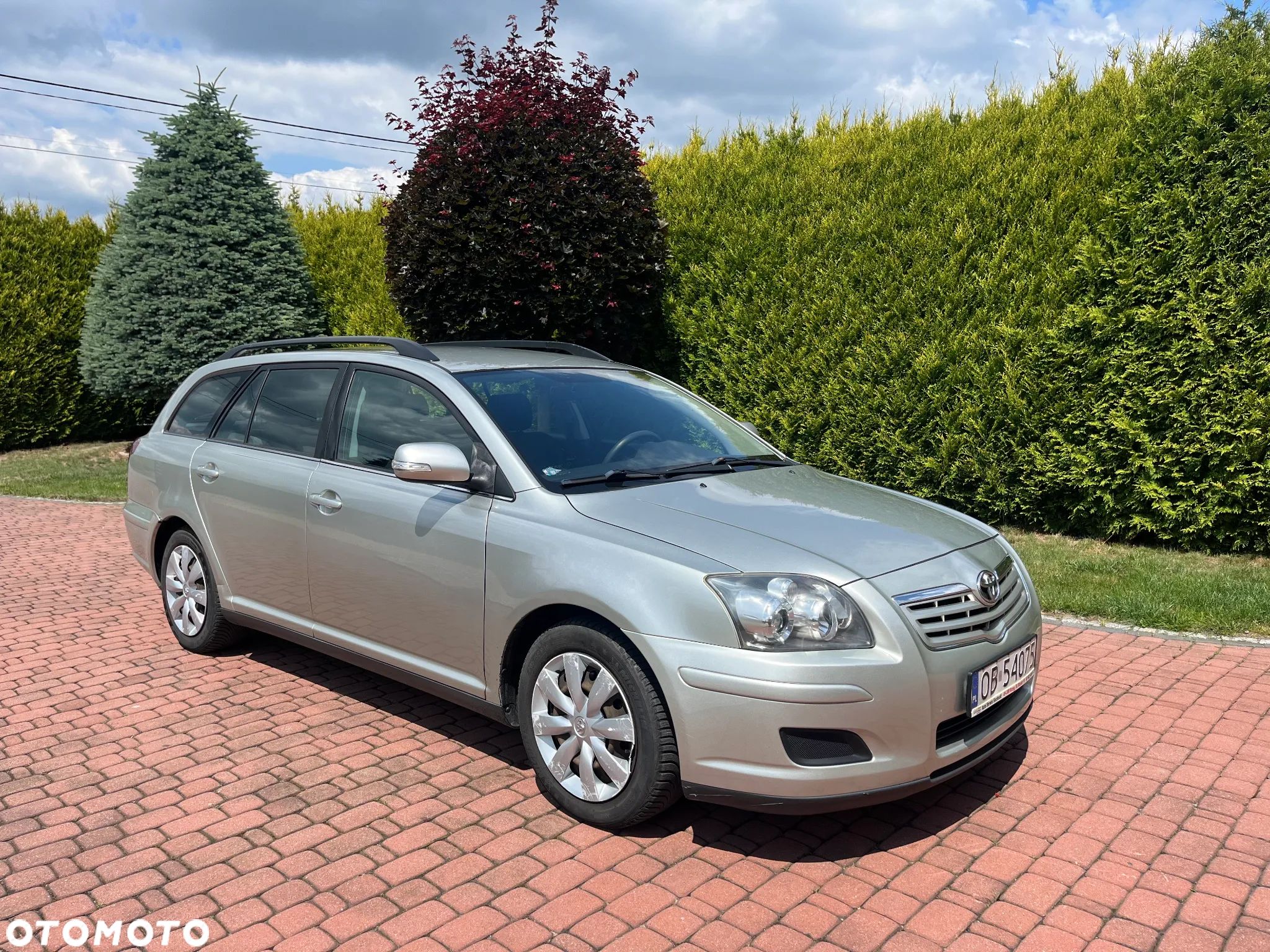 Toyota Avensis 2.0 D-4D Combi - 1