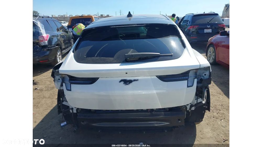 Ford Mustang Mach-E - 8