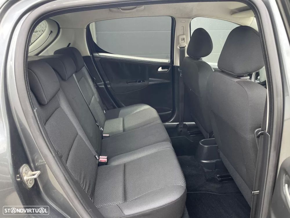 Peugeot 207 1.4 HDi Urban - 21