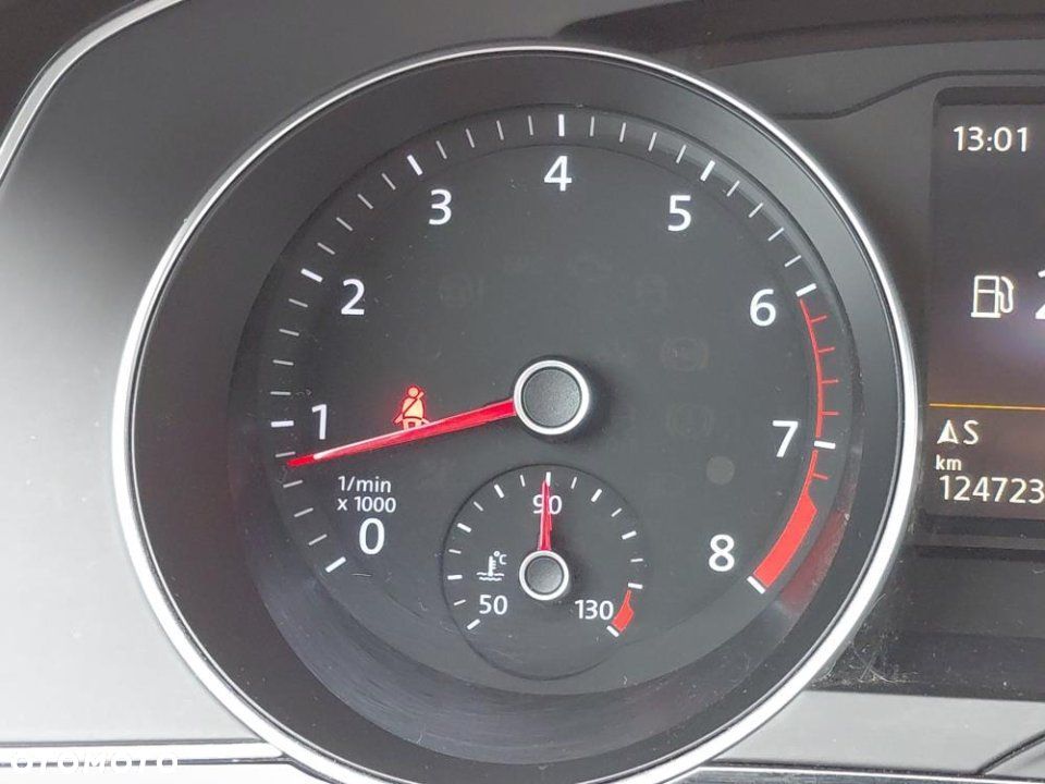 Volkswagen Passat - 25