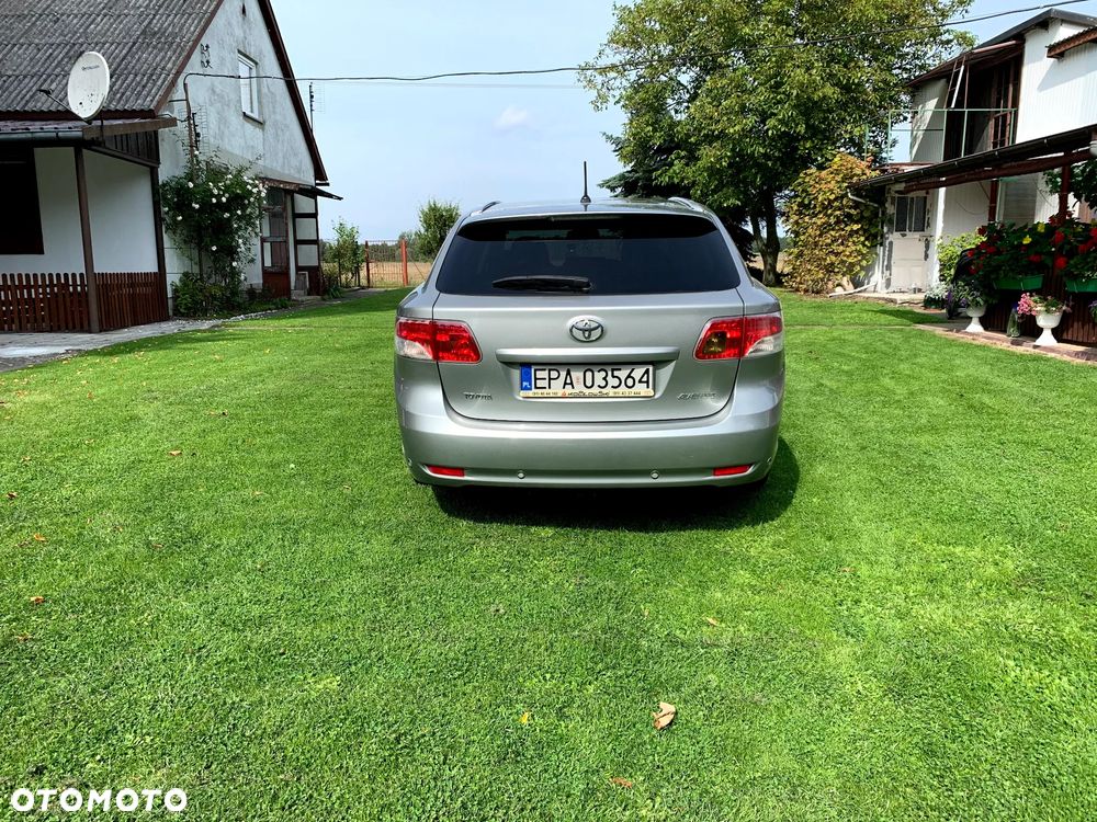 Toyota Avensis 2.2 D-4D Prestige - 2