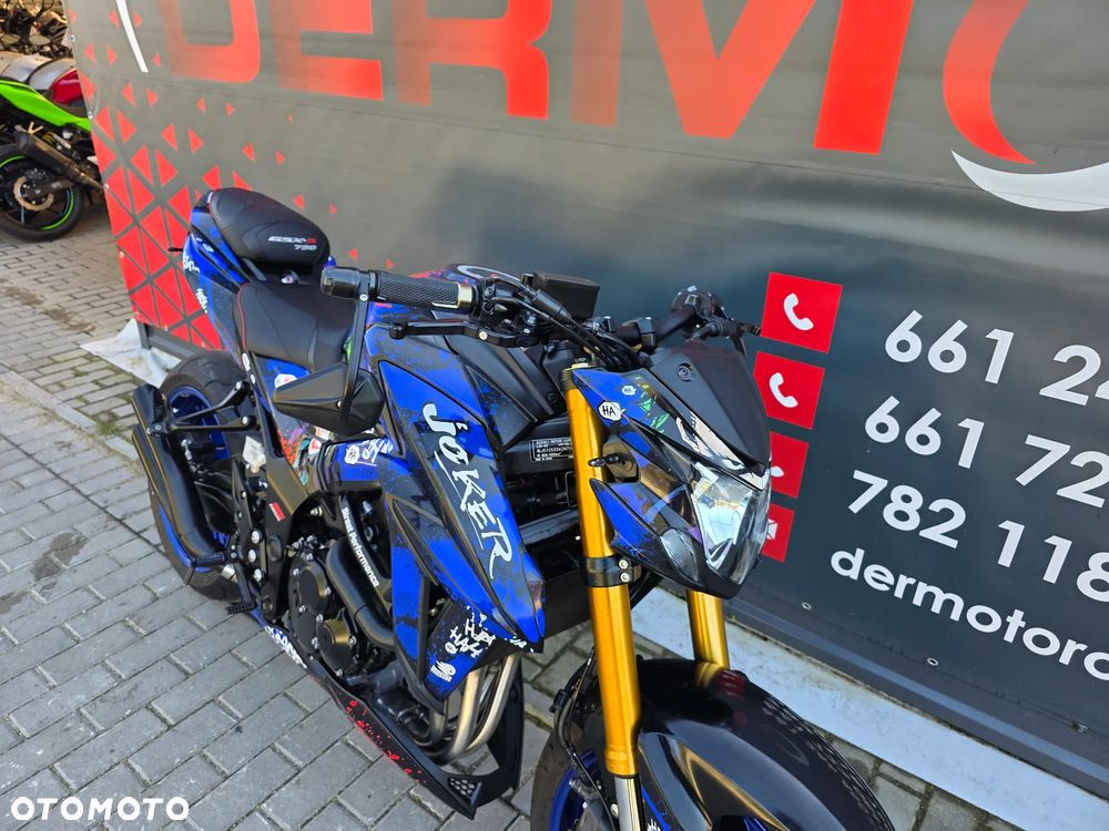 Suzuki GSX - 27