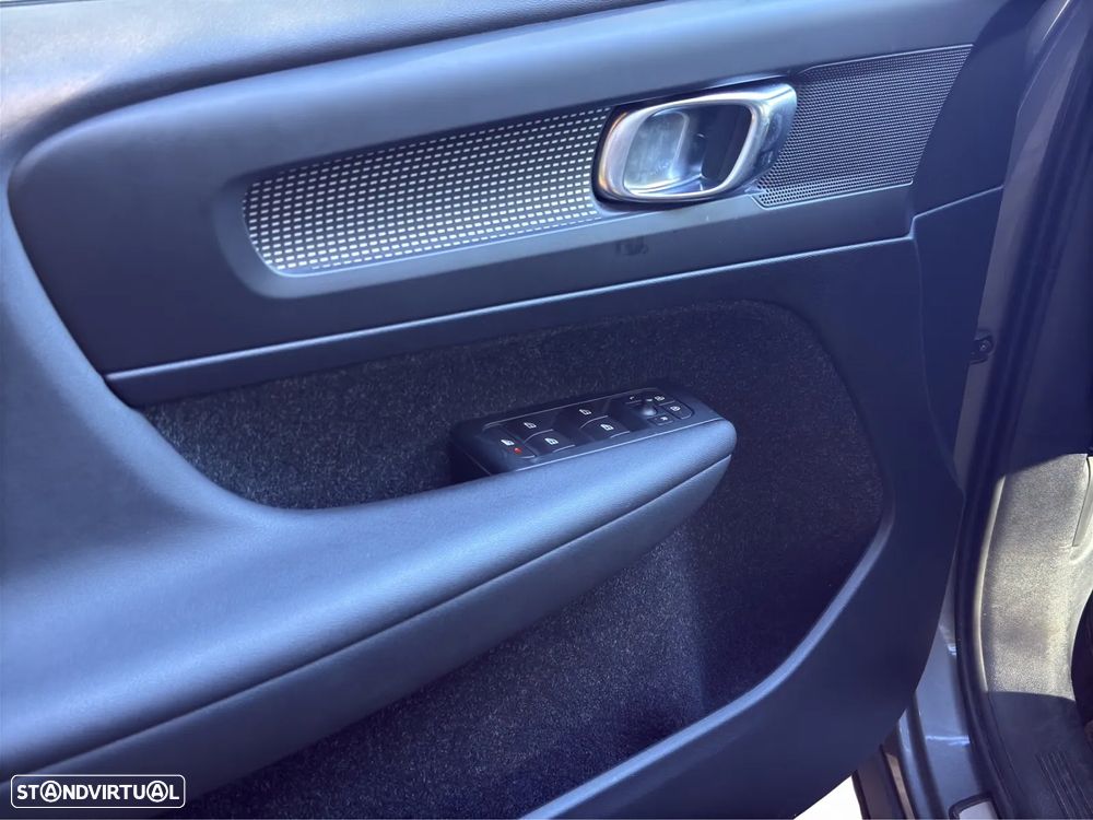 Volvo XC 40 2.0 T4 R-Design - 20