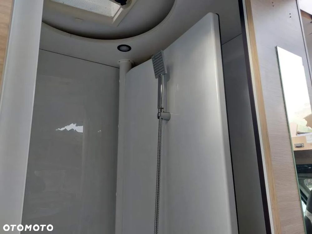 Ford CHALLENGER - 23