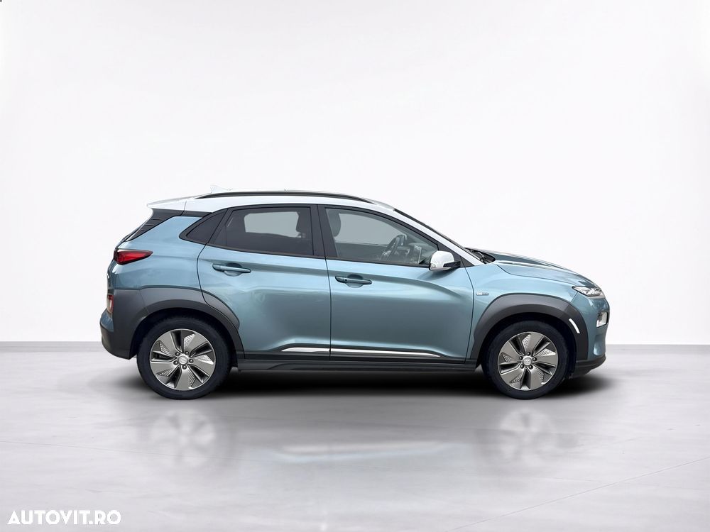Hyundai KONA - 7