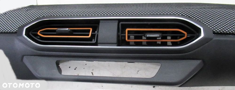 DACIA SANDERO III 3 STEPWAY DEKOR OSŁONA DESKI KONSOLI KRATKI 683105675R - 2