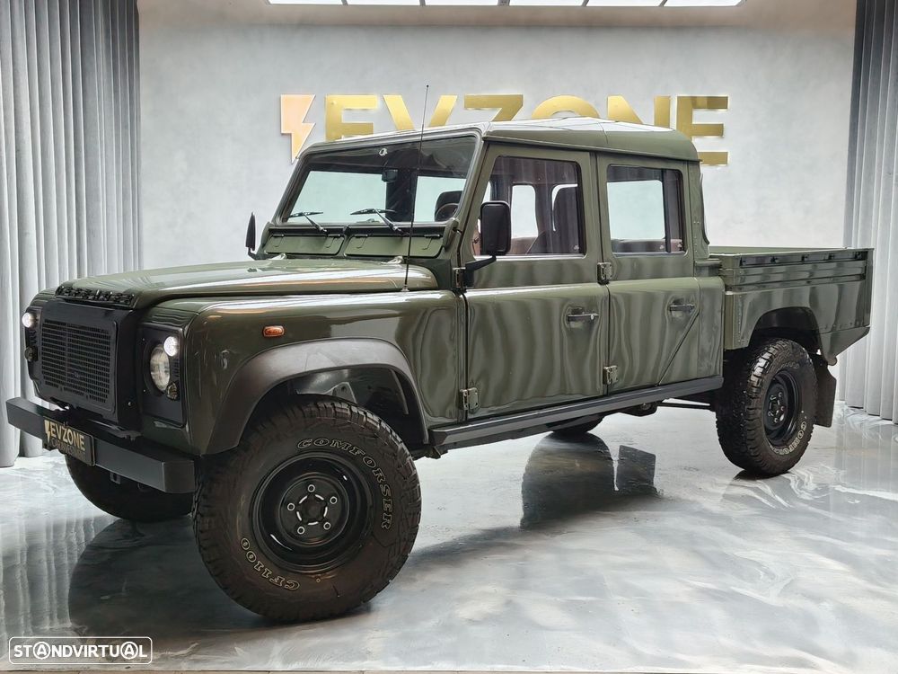 Land Rover Defender 130 - 4