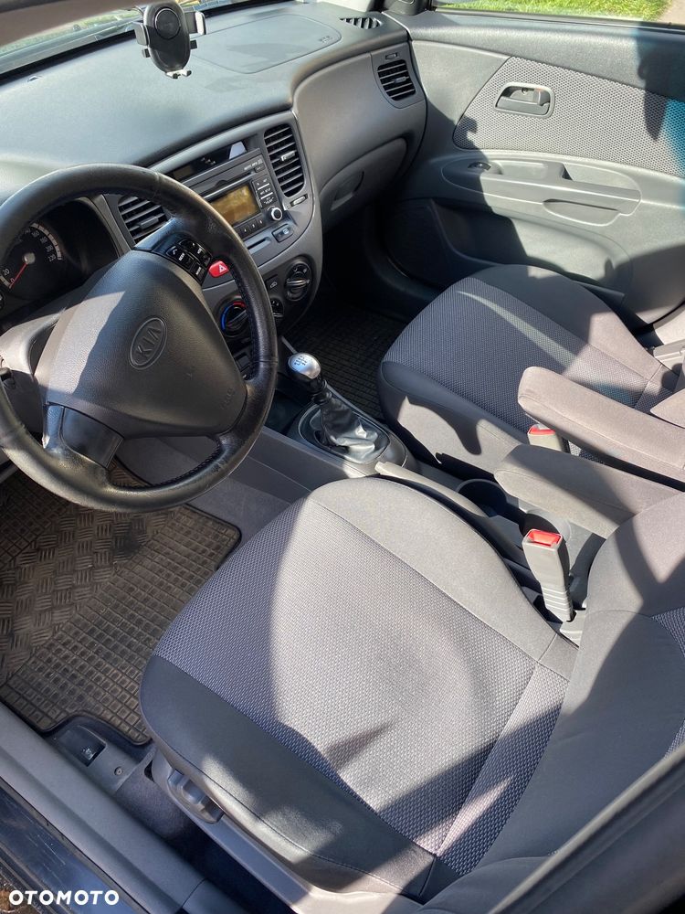Kia Rio 1.4 Family - 15