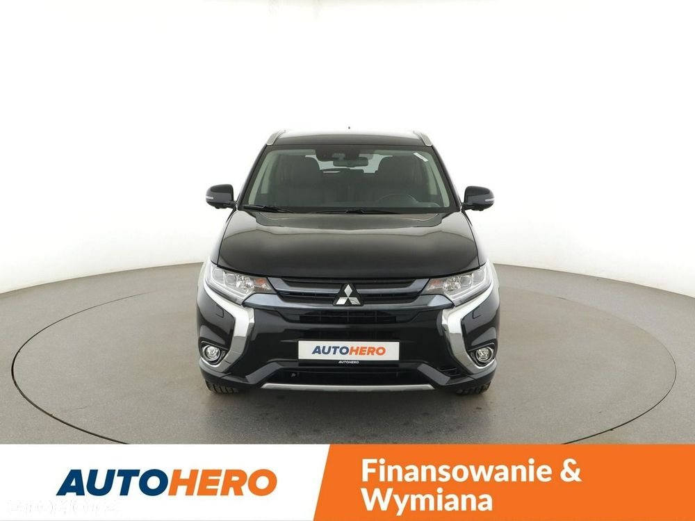 Mitsubishi Outlander - 12