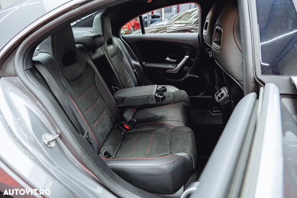 Mercedes-Benz CLA 180 7G-DCT AMG Line - 7
