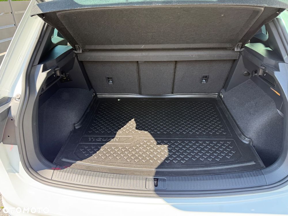 Volkswagen Tiguan 2.0 TDI SCR 4MotION DSG R-Line - 23