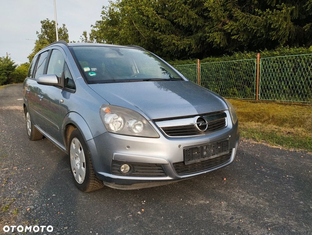 Opel Zafira - 1