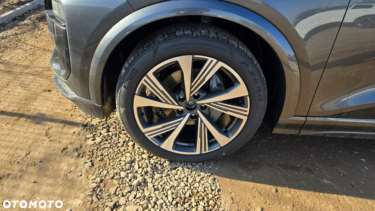 Audi Q6 e-tron - 4