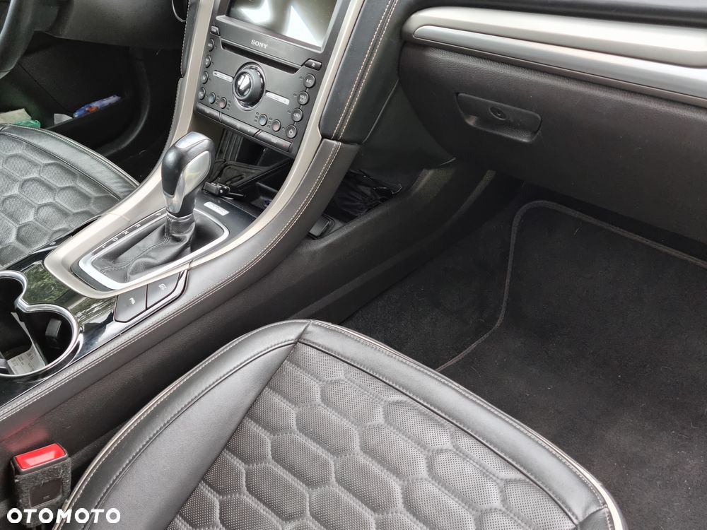 Ford Mondeo Vignale 2.0 Hybrid - 13
