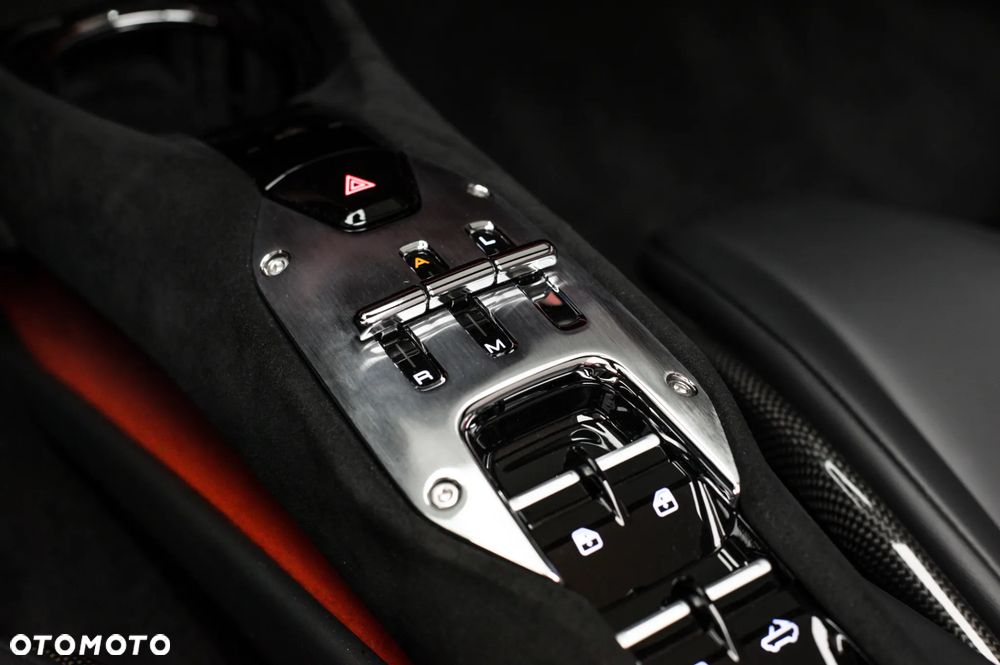 Ferrari 296 GTS - 32
