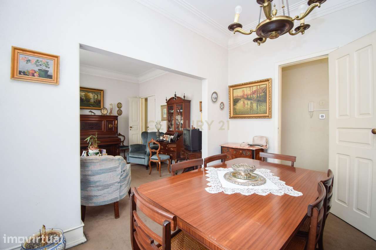 Apartamento T3 com Elevador, no Areeiro | Av. Roma| Campo Pequeno - Li - Grande imagem: 4/25