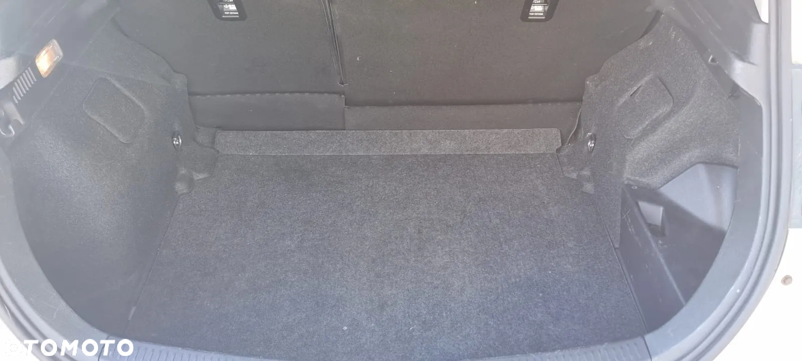 Toyota Auris - 2