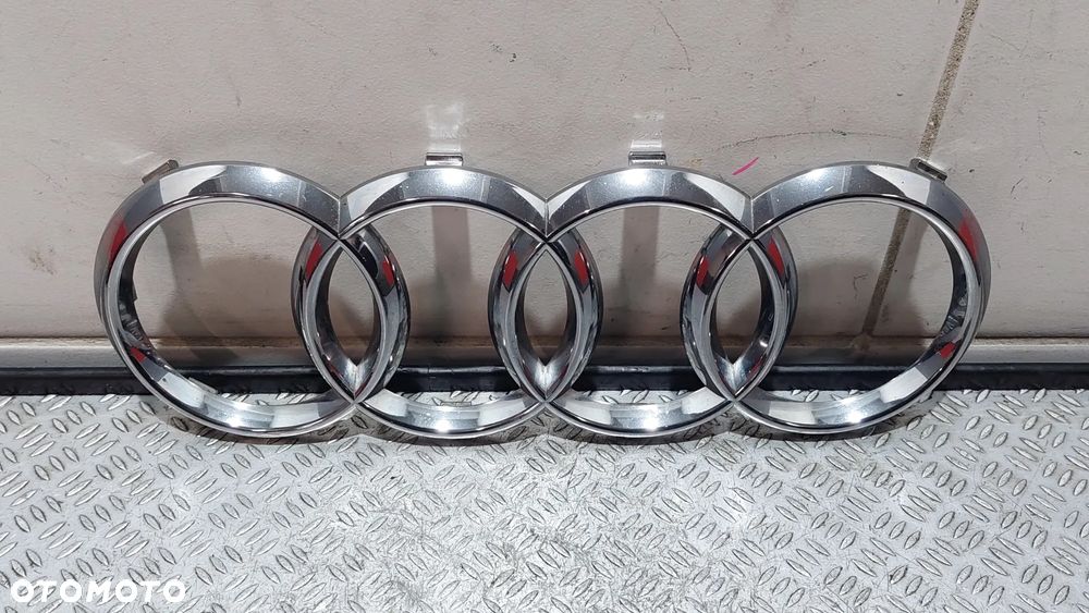 EMBLEMAT ZNACZEK GRILLA PRZÓD AUDI A4 B9 R2016 - 1