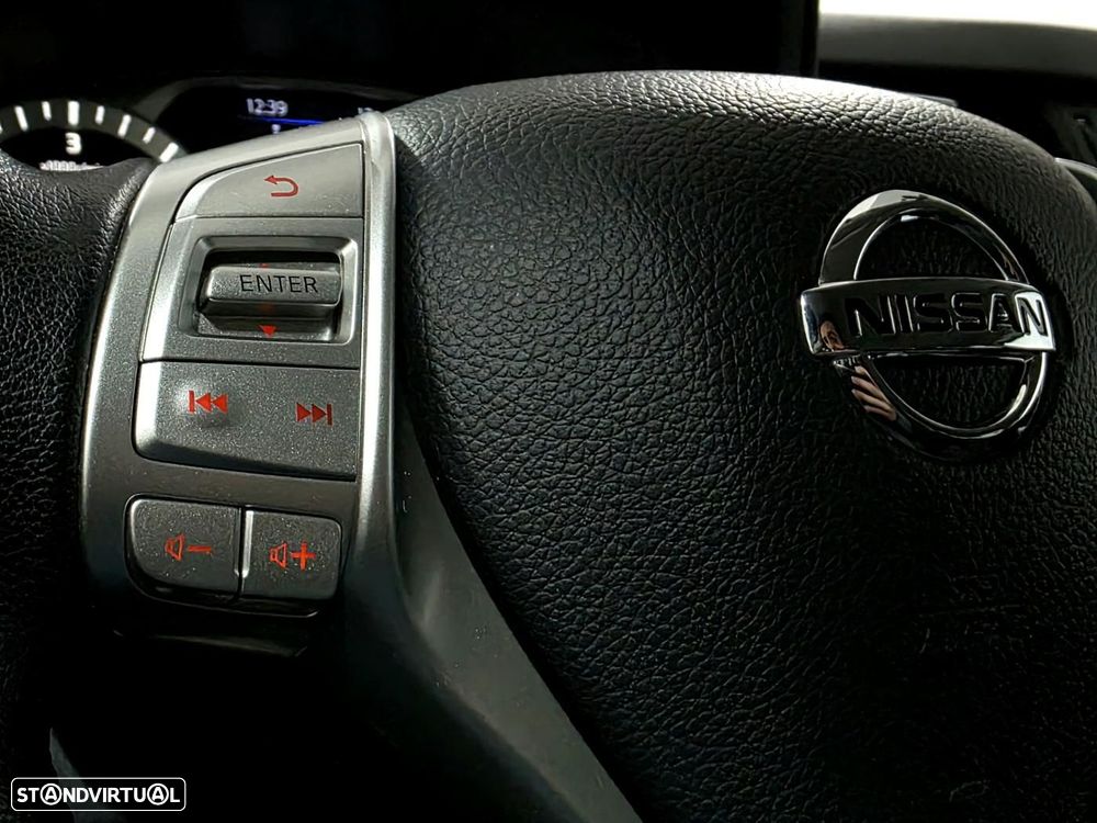 Nissan Navara 2.3 DCI 4WD N-CONNECTA NACIONAL 5 LUGARES - 25