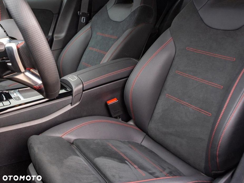 Mercedes-Benz Klasa A 220 4-Matic AMG Line 8G-DCT - 7