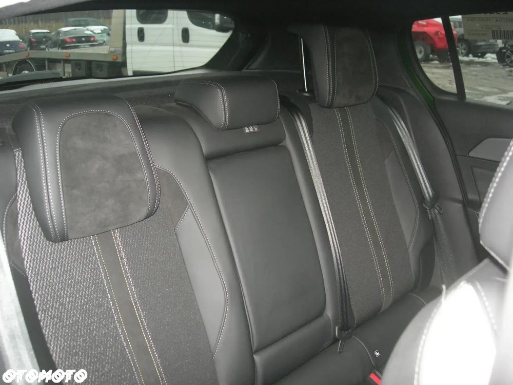 Peugeot 308 1.2 mHEV GT Exclusive S&S e-DCS6 - 18