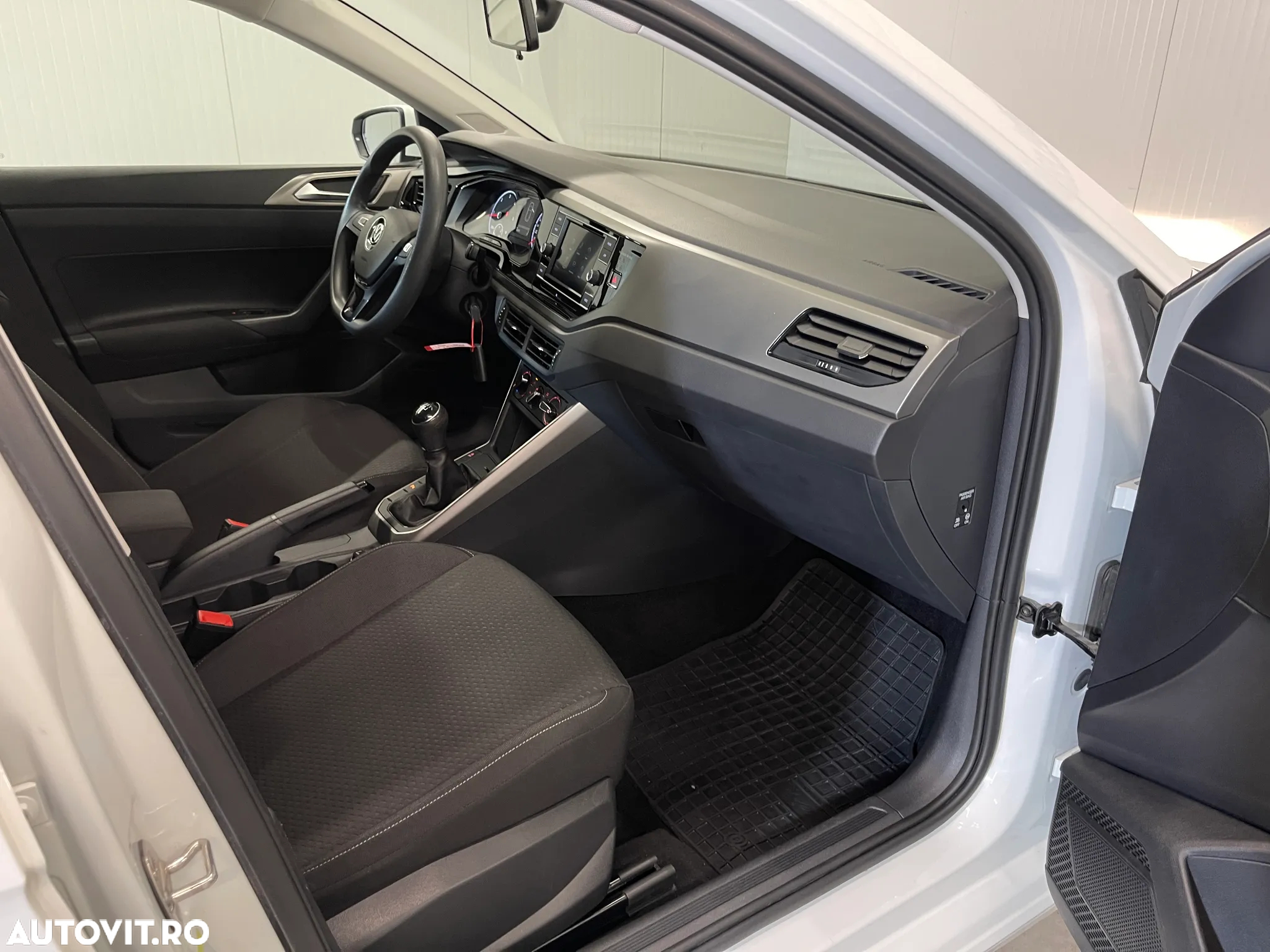 Volkswagen Polo 1.6 TDI Comfortline - 9