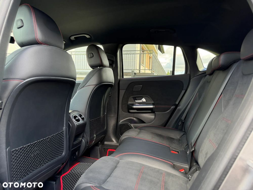 Mercedes-Benz GLA 200 d 4-Matic AMG Line - 24