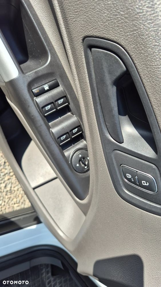 Ford Tourneo Connect Grand - 37