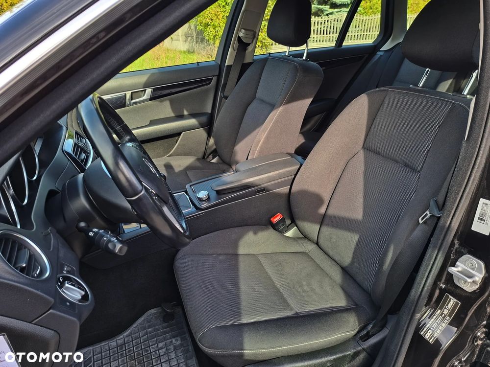 Mercedes-Benz Klasa C 180 CGI BlueEFFICIENCY - 18