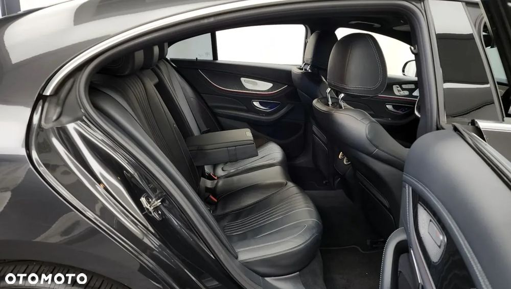 Mercedes-Benz CLS 300 d 4-Matic AMG - 5