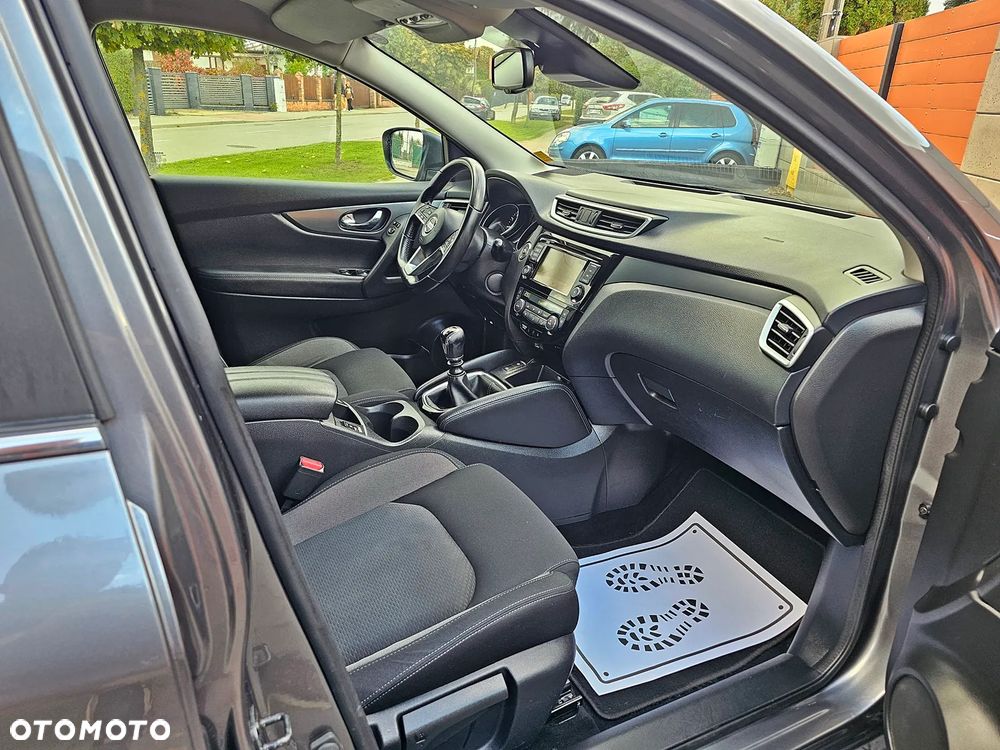 Nissan Qashqai 1.3 DIG-T N-CONNECTA - 20