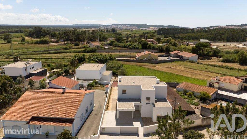 Casa / Villa T4 em São Martinho do Porto de 154 m2 - Grande imagem: 3/32