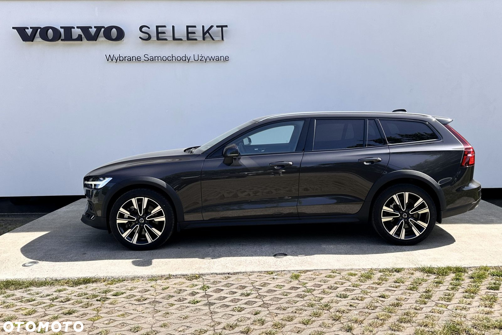 Volvo V60 Cross Country - 3