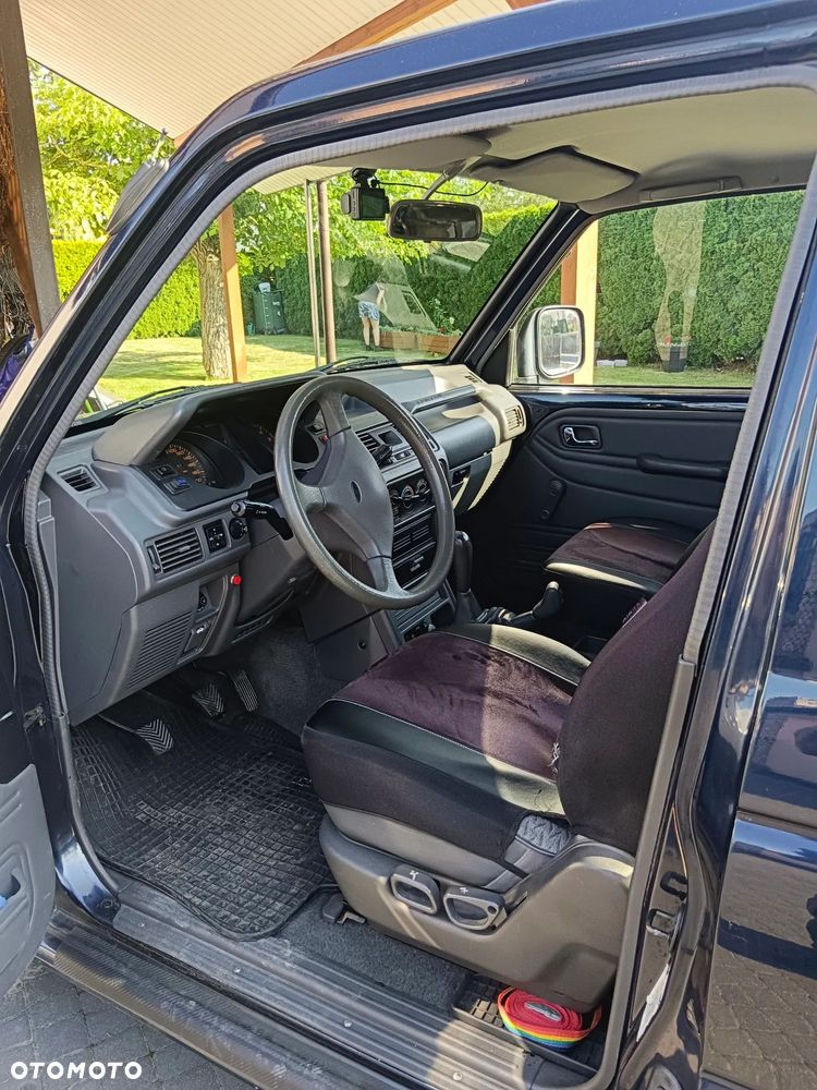 Mitsubishi Pajero 2.5 TD GLS - 4